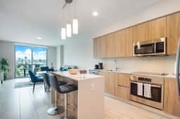 Nice 1 Bdrm Condo City & Partial Bay Views - Image 4