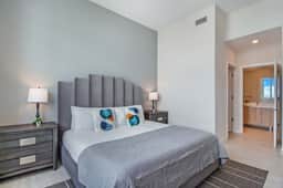 Cool 1 Bdrm Penthouse With Amazing Skyline Views - Image 4