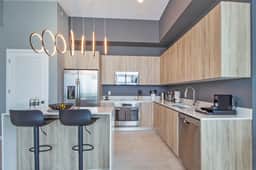 Cool 1 Bdrm Penthouse With Amazing Skyline Views - Image 3