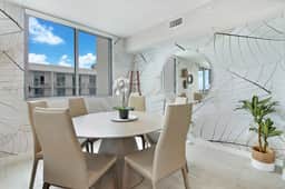Boho Dream W/Bayviews! 2 Bdrm Condo - Miami Design - Image 4