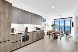 11th-Floor 1BR | Modern Beachside, Pool & Gym - Image 4
