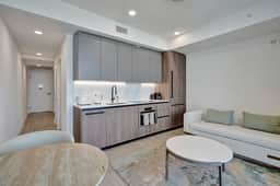 Luxury Penthouse Retreat | Bright 1BR Miami Beach - Image 5