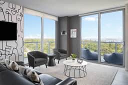 Spectacular Views! Spacious 2 Bdrm Apartment Modern Design! - Image 2