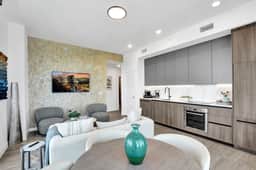 20th Floor Luxe Escape | Pool, Gym & Beach Access - Image 3