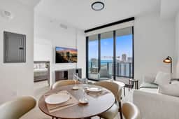 Seaside Serenity, 19th Floor | 1BR, Pool & Gym - Image 2