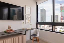 Stunning 1/1 Condo in Downtown Miami Free Parking - Image 5