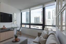 Stunning 1/1 Condo in Downtown Miami Free Parking - Image 3