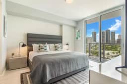 Fresh & Modern 1 Bdrm +Den condo - miami design - Image 4