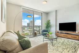 Fresh & Modern 1 Bdrm +Den condo - miami design - Image 2