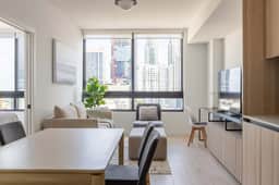 NEW Modern 1/1 Condo Downtown Miami Free Parking! - Image 2