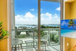 Bay Views! Tropical Miami Studio-Miami Design Dist - Image 4