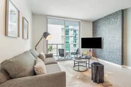 Bay & Pool View! Modern 1Bdrm-Miami Design Dist - Image 2