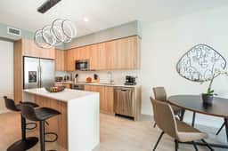 New Artistic 1Bdrm Condo In Best Miami Location - Image 3