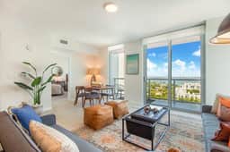 Modern Rustic 1Bdrm Condo W/Bay & Pool Views - Image 3