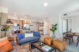 Modern Rustic 1Bdrm Condo W/Bay & Pool Views - Image 2