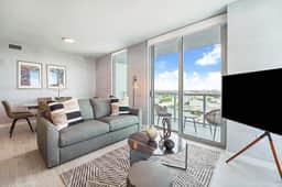 2 Bedroom -City View- Miami Design District - 1100 - Image 4