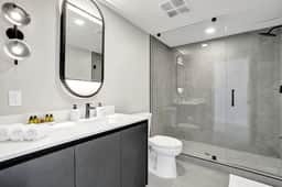 Elegant 1BR in Heart of Miami Beach. Walk to Ocean - Image 4