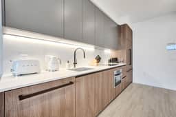 Luxe 1BR, 10th Floor at 72 Park | Pool & Beach - Image 5