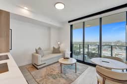 Luxury in the Sky | 17th Floor 1BR, Pool,Gym,Beach - Image 2