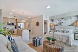 Stylish Modern Studio In The Heart Of Miami - Image 2