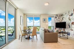 New Artsy & Cozy 1Bdrm Condo In The Best Area - Image 2