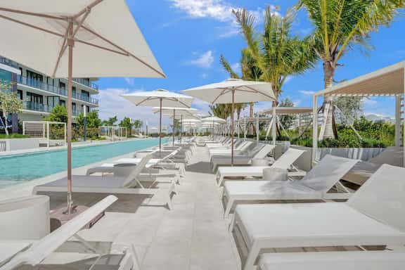 NEW Modern 1BR Miami Beach Condo w/ Pool & Gym - Image 1