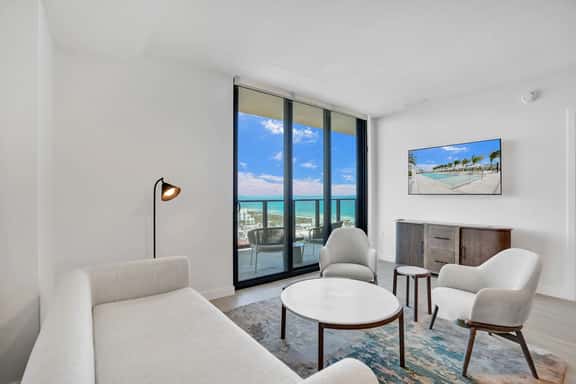 NEW 2-Bed/1-Bath Condo Miami Beach - Image 1