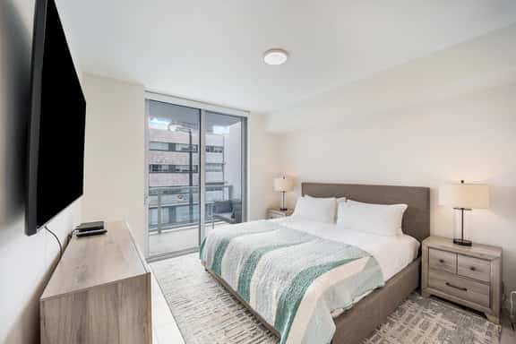 Two Bedroom Condo With King bed & Queen Bed - Image 1