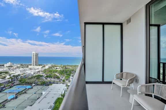 NEW Modern 1BR Condo in Prime Miami Beach Location - Image 1