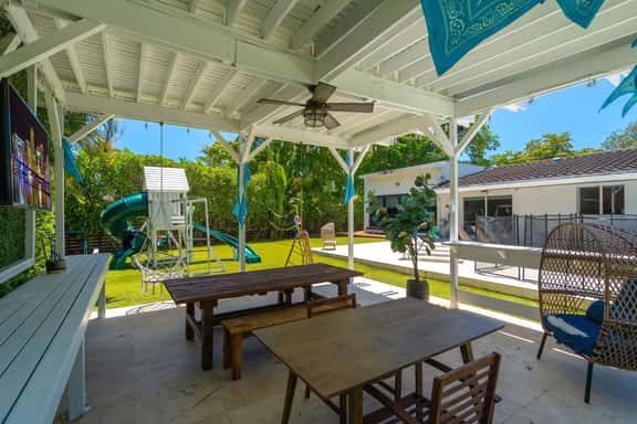 Miami Chic Retreat | Poolside Paradise - Image 1