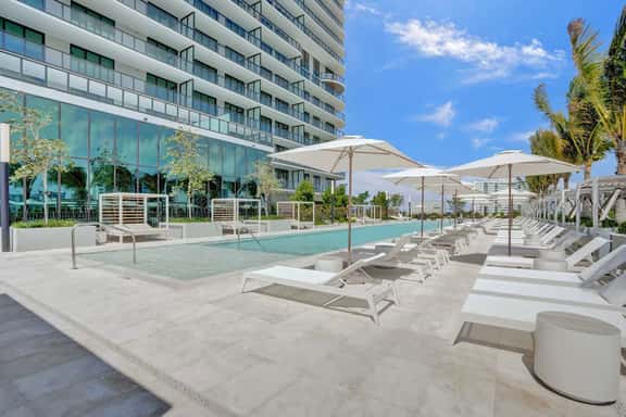 NEW Modern 1BR Condo in Prime Miami Beach Location - Image 1