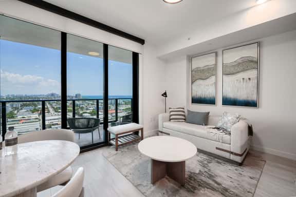 17th Floor Beachside Retreat | Luxe 1BR at 72 Park - Image 1