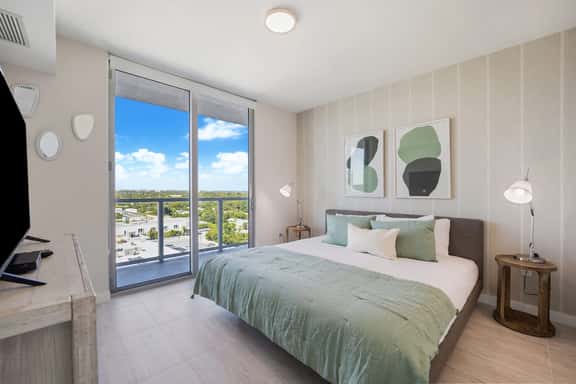 Tropical Miami Oasis - 1Bdrm Condo Skyline Views - Image 1