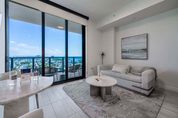 20th Floor Urban Coastal Escape | Oceanview 1BR - Image 1