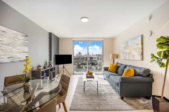 Cozy 1 Bdrm Beautiful Condo | Miami Best Location - Image 1