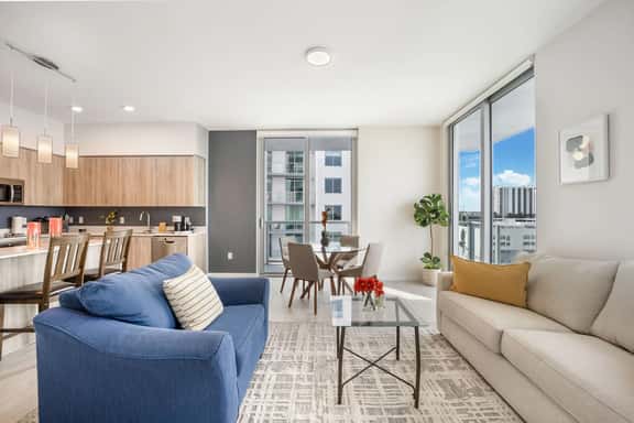 Corner 1 Bdrm Condo In Miami Design District - Image 1