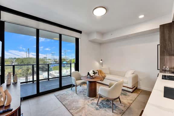 NEW 1BR in Miami Beach, Walk to Beach, Resort - Image 1