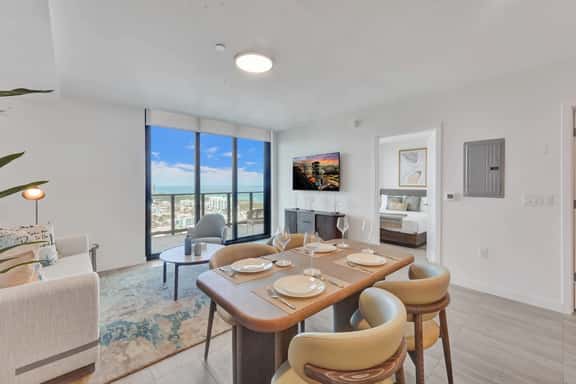 Penthouse Bright 2BR | Miami Beach at Its Best - Image 1