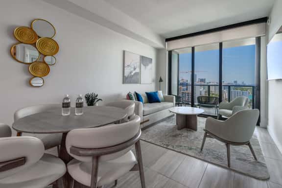 Modern 1BR, 15th Floor | Pool & Fitness Center - Image 1