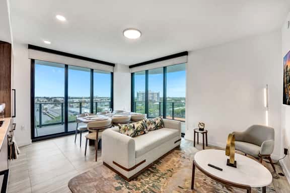 Stylish 3BR Retreat | Balcony, Pool & Beach Access - Image 1