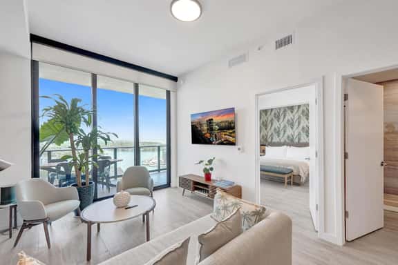 20th Floor Beachside Retreat | Pool & Ocean Views - Image 1