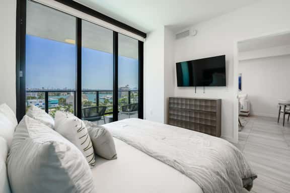 Designer Beach Escape | Pool, Gym & Luxe 1BR - Image 1