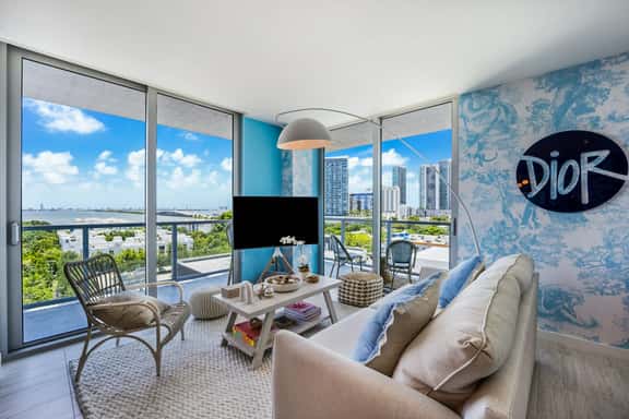 Designer's Dream! 2 Bedroom Condo with Bay Views - Image 1