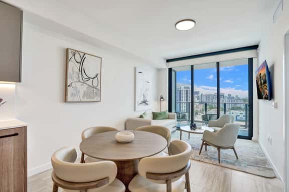 Sunny 1BR Condo | Pool, Gym & Beach Access - Image 1