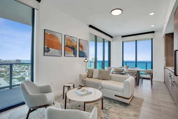 NEW: 21st Floor, Ocean Views | Pool, Gym & Beach - Image 1