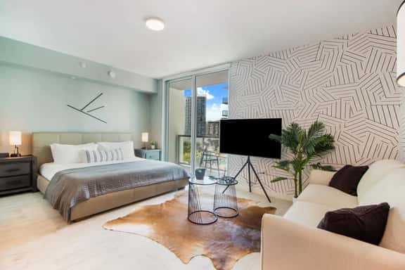 Bay & Pool Views Beautiful Studio-Miami Design Dst - Image 1
