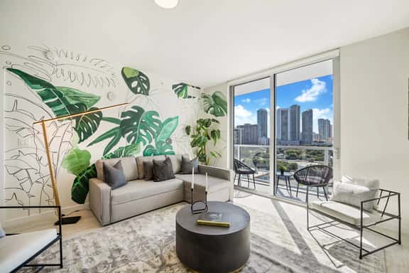 Modern Tropical 1 Bdrm + den Condo - Image 1