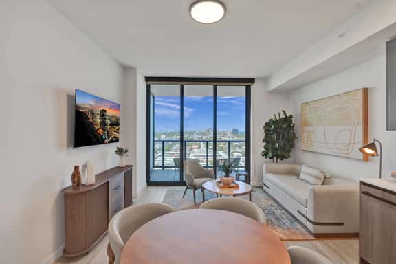 Refined 1BR on the 15th | Balcony, Pool & Gym - Image 1