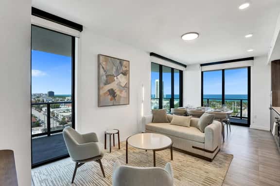 10th-Floor 4BR | Pool, Gym & Beach Access - Image 1