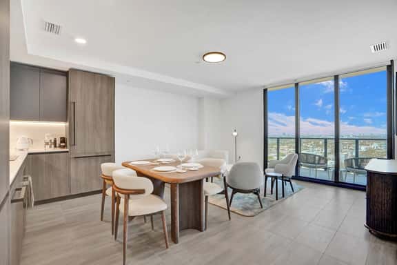 Refined 2BR at 72 Park | High-Rise Miami Beach - Image 1